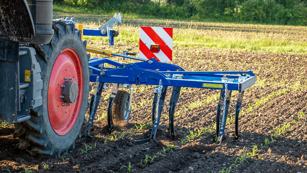 Treffler Agrartechnik Präzisions-Hackgerät hacken